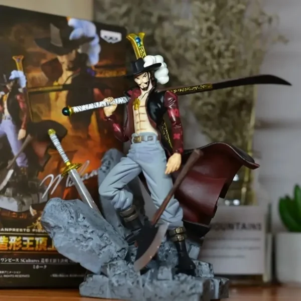 Dracule Mihawk Figure: 15CM One Piece Collectible Figures 5